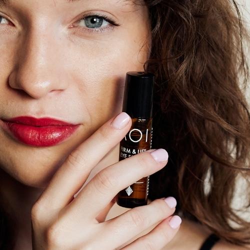 booster power liftingująe serum pod oczy koi